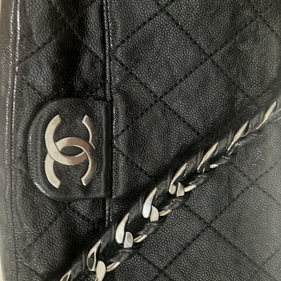 Chanel Quilted Silver Chain Flap Bag. Classic. Authentic - Picture 7 of 9